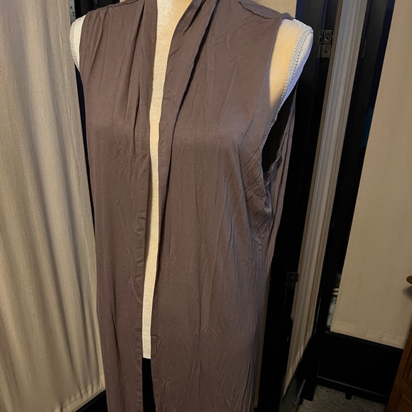 Womens’s sleeveless cardigan - Picture 1 of 4